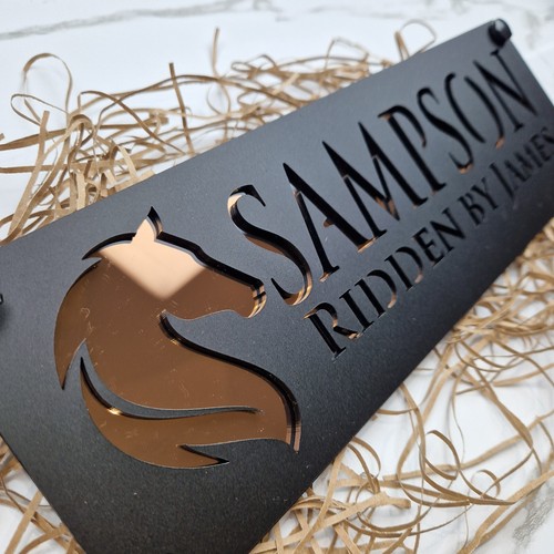 Horse name plaque - black, and